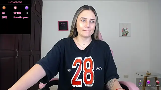 Snapshot of Veronika__Winslow_ chatting on September 16, 6:47 am Veronika Winslow online show from September 16, 6:47 am