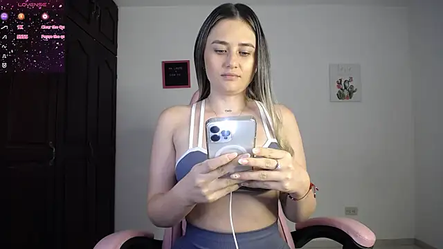 Snapshot of Veronika__Winslow_ chatting on September 24, 6:28 am Veronika Winslow online show from September 24, 6:28 am