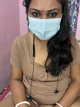 Snapshot of Lovlycouple1 chatting on January 9, 5:04 pm Lovlycouple1 online show from January 9, 5:04 pm