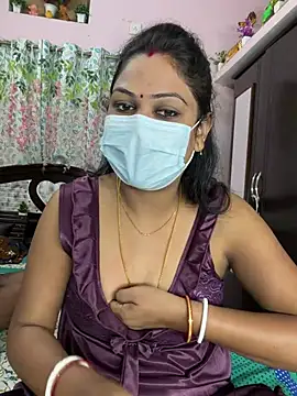 Snapshot of Lovlycouple1 chatting on February 3, 3:15 am Lovlycouple1 online show from February 3, 3:15 am