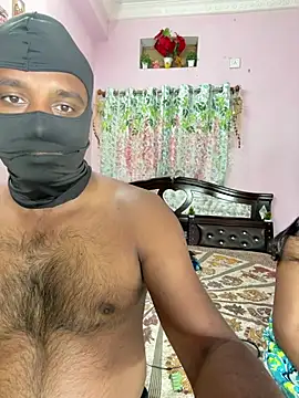 Snapshot of Lovlycouple1 chatting on February 17, 3:14 am Lovlycouple1 online show from February 17, 3:14 am