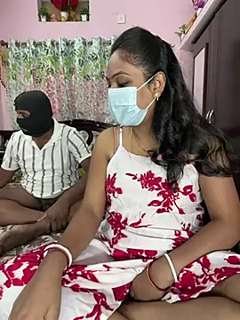 Snapshot of Lovlycouple1 chatting on February 20, 2:52 am Lovlycouple1 online show from February 20, 2:52 am