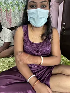 Snapshot of Lovlycouple1 chatting on February 23, 3:48 am Lovlycouple1 online show from February 23, 3:48 am