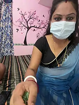 Snapshot of Lovlycouple1 chatting on February 26, 5:01 pm Lovlycouple1 online show from February 26, 5:01 pm