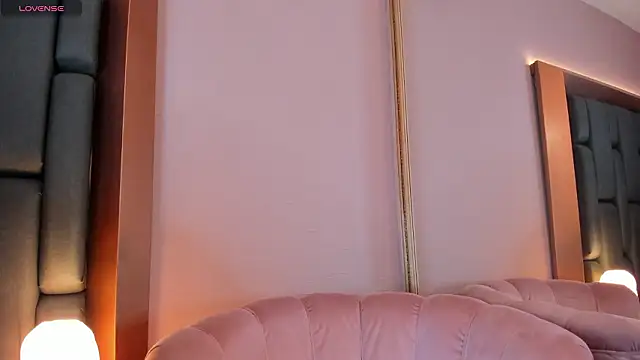 LisaMendez online show from March 17, 11:30 pm