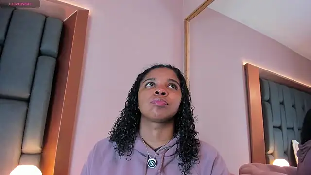 LisaMendez online show from March 26, 3:23 am