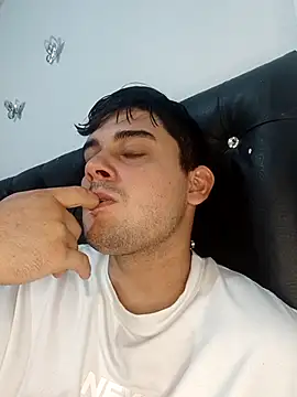 fromero27 online show from May 4, 12:50 am