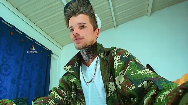 Snapshot of Gold_Loyal77 chatting on September 14, 10:42 pm Gold Loyal77 online show from September 14, 10:42 pm