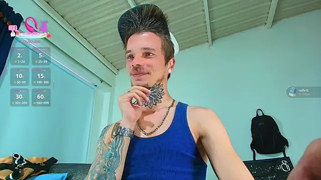 Snapshot of Gold_Loyal77 chatting on October 18, 7:25 pm Gold Loyal77 online show from October 18, 7:25 pm