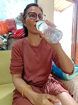 Mama Eva 1 online show from February 17, 1:57 am