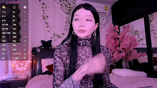 Snapshot of Lein_Bone chatting on November 8, 12:11 am Lein Bone online show from November 8, 12:11 am