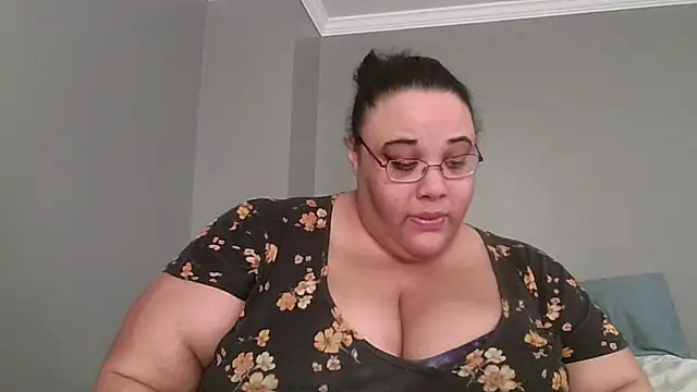 SexyBBW10790 online show from April 18, 2:21 pm