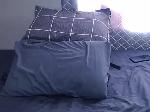 Snapshot of SlenderCharm98 chatting on February 12, 12:00 pm SlenderCharm98 online show from February 12, 12:00 pm