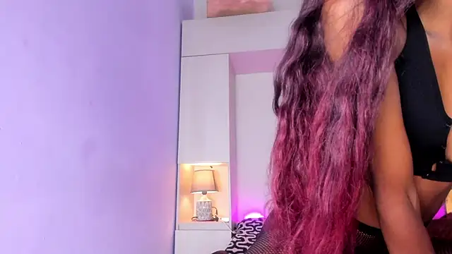 Snapshot of JoyceBlake chatting on December 4, 7:44 pm JoyceBlake online show from December 4, 7:44 pm