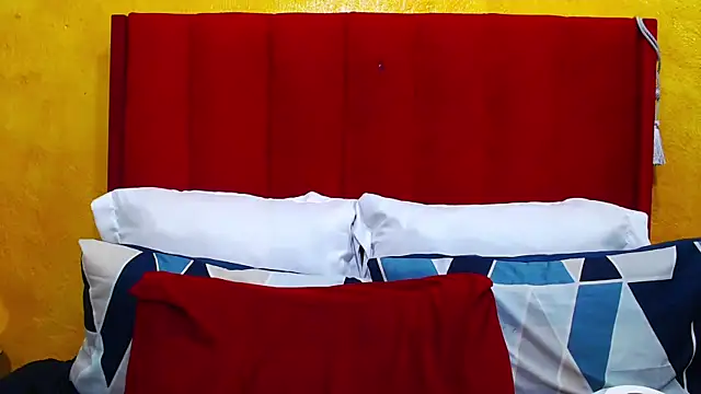 Candycrush2555 online show from December 3, 5:55 pm