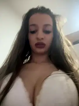 Snapshot of Anyssia chatting on December 1, 5:01 am Anyssia online show from December 1, 5:01 am