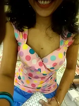 Snapshot of Snaya-baby chatting on November 26, 12:33 am Snaya-baby online show from November 26, 12:33 am