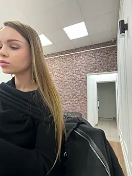 MarilynNova online show from February 4, 5:02 am