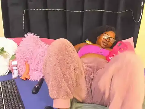 AmazingDarkDoll online show from January 19, 7:01 am