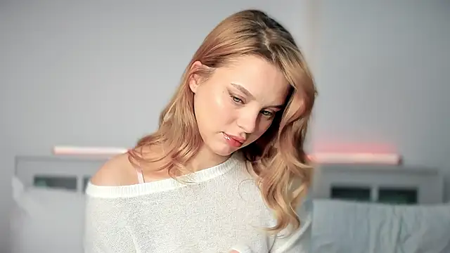 LilyFlamee online show from December 16, 12:43 pm