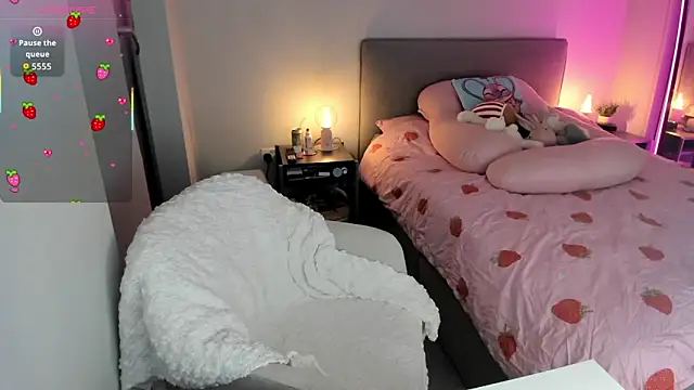 Snapshot of jjulietterose chatting on October 18, 5:35 pm jjulietterose online show from October 18, 5:35 pm