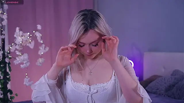 AccaCroyle online show from April 10, 8:02 pm