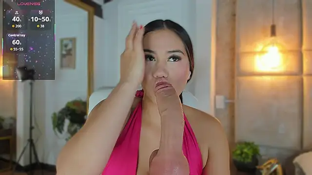 Snapshot of Jazmiinee chatting on November 27, 7:27 pm Jazmiinee online show from November 27, 7:27 pm