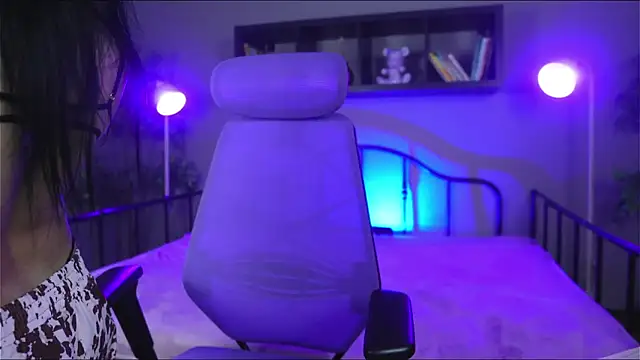 Emma and Issac online show from September 24, 3:54 am