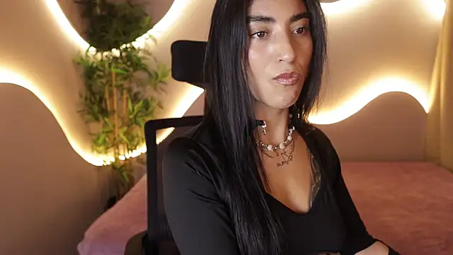 Emma and Issac online show from March 30, 8:43 pm