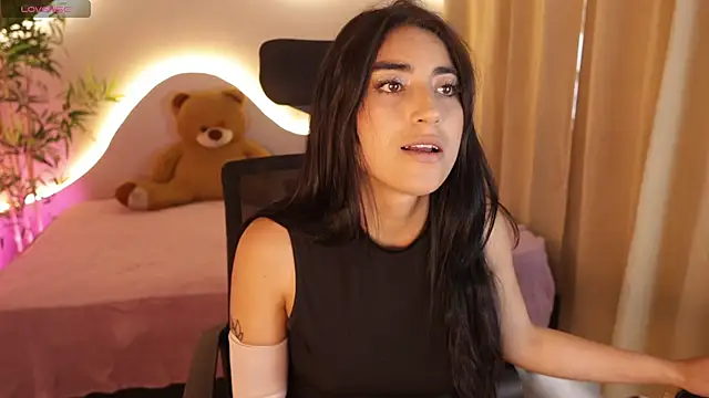 Emma and Issac online show from April 17, 9:40 pm