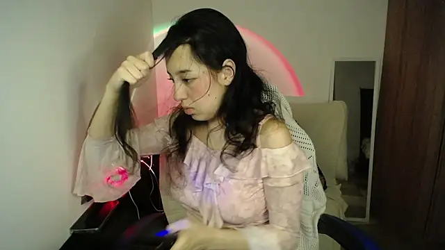 immisssilver online show from October 2, 10:50 pm