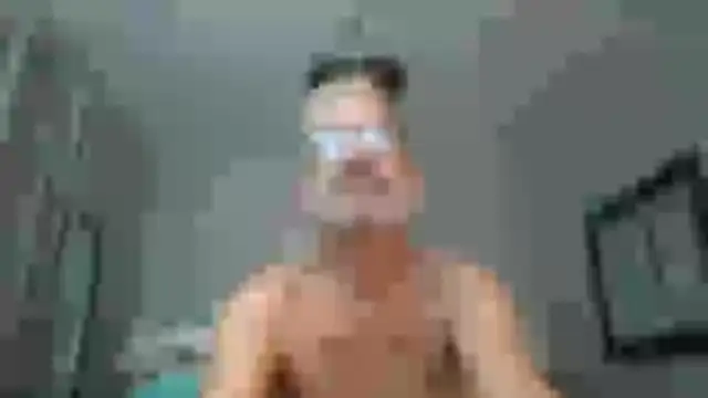 Snapshot of FoxnMouse chatting on October 25, 4:20 am FoxnMouse online show from October 25, 4:20 am