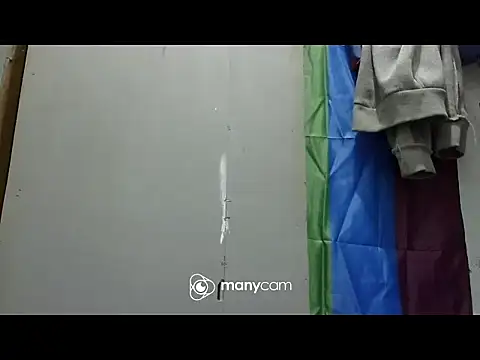 juicycum069 online show from January 6, 11:29 pm