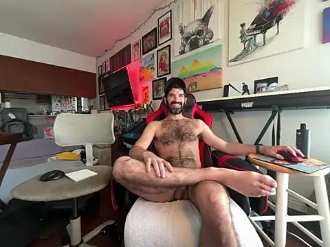 Pupscritch online show from April 10, 6:45 pm