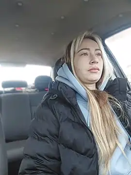 Reina Cummings online show from March 25, 6:08 am