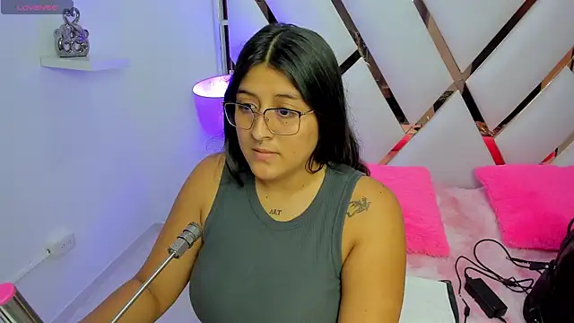 megann  up online show from November 14, 3:27 am