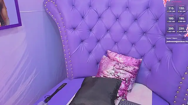 Snapshot of megann__up chatting on May 22, 12:18 am megann up online show from May 22, 12:18 am