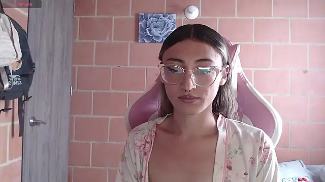 Andrea camilaaa online show from February 12, 1:50 pm