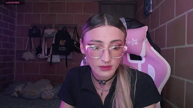 Andrea camilaaa online show from August 7, 7:27 pm