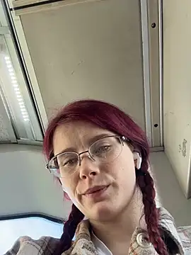 raen001 online show from February 25, 8:57 am