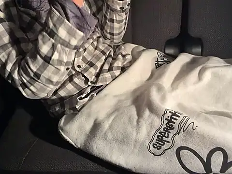 Snapshot of CAMEL1913 chatting on November 1, 5:15 pm CAMEL1913 online show from November 1, 5:15 pm