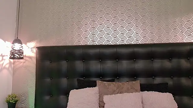 Sharonevanss  online show from April 10, 8:24 pm