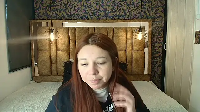 Snapshot of Isa_Thompson__ chatting on February 21, 11:44 am Isa Thompson online show from February 21, 11:44 am