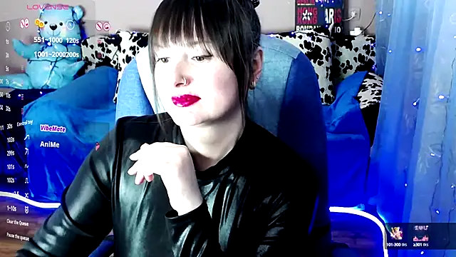 Snapshot of MilaRay chatting on December 5, 2:00 pm MilaRay online show from December 5, 2:00 pm