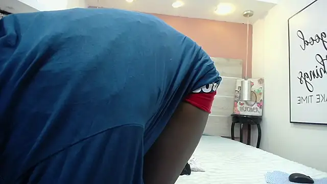 Snapshot of AlexandraCambell chatting on December 4, 7:11 pm AlexandraCambell online show from December 4, 7:11 pm