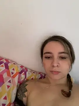 Snapshot of karla-thomsom10 chatting on November 12, 7:24 pm karla-thomsom10 online show from November 12, 7:24 pm