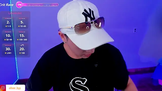 Snapshot of Casper___kyy chatting on October 2, 5:42 pm Casper kyy online show from October 2, 5:42 pm