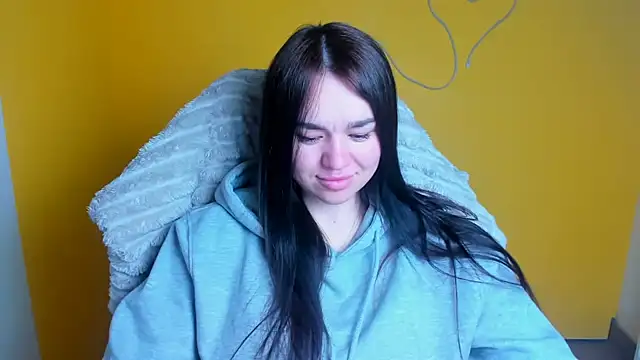 Lola Saymyname online show from April 18, 11:14 am