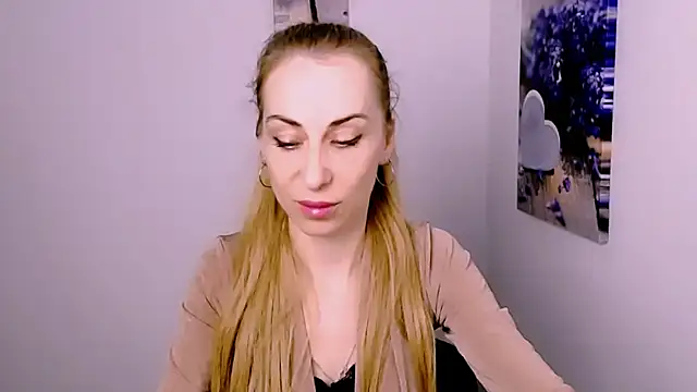 Snapshot of Create_your_own_sun chatting on November 26, 3:24 pm Create your own sun online show from November 26, 3:24 pm