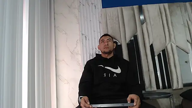 Snapshot of Morganandmegan chatting on December 5, 12:14 pm Morganandmegan online show from December 5, 12:14 pm